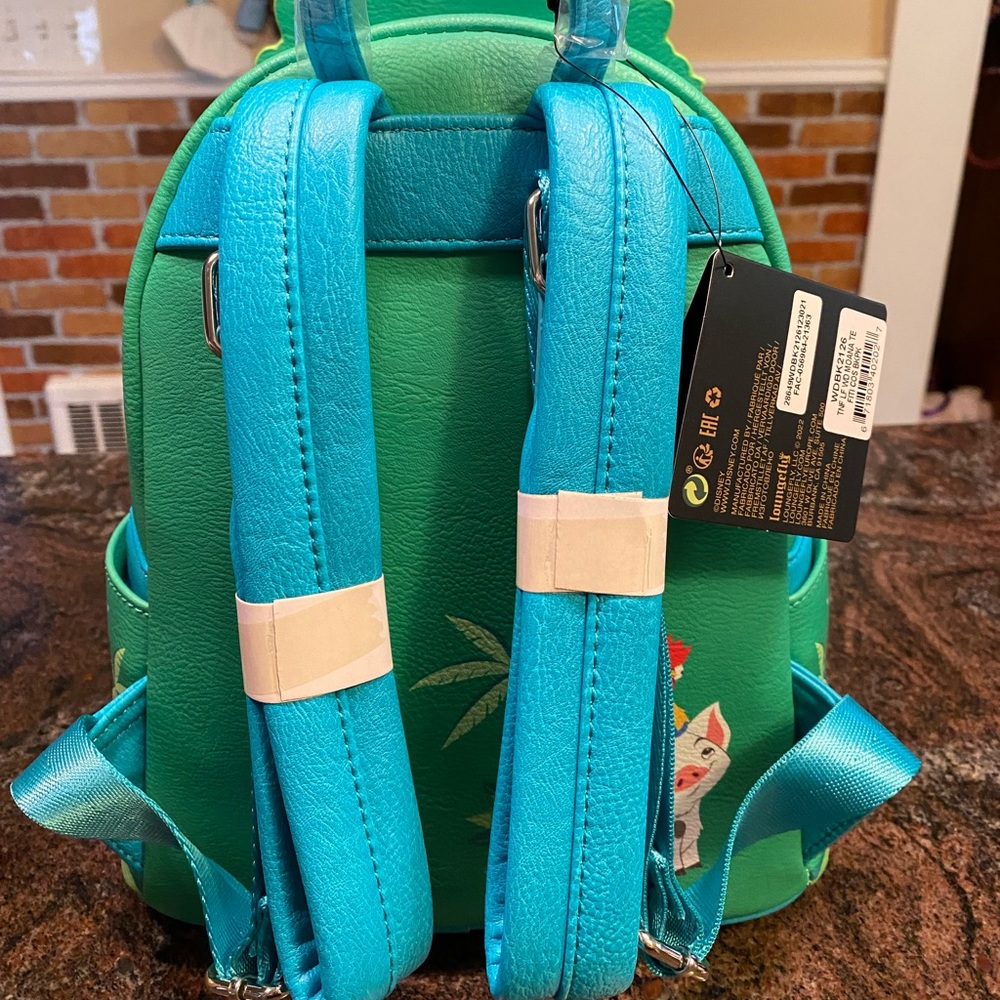 NWT Exclusive Moana Loungefly Mini Backpack - Picture 4 of 7